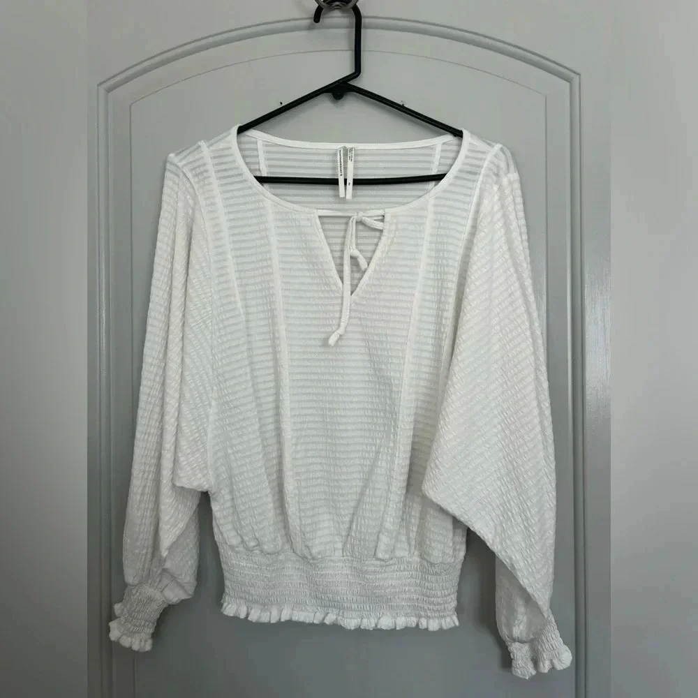 Anthropologie Rebecca smocked top puff sleeves white size small